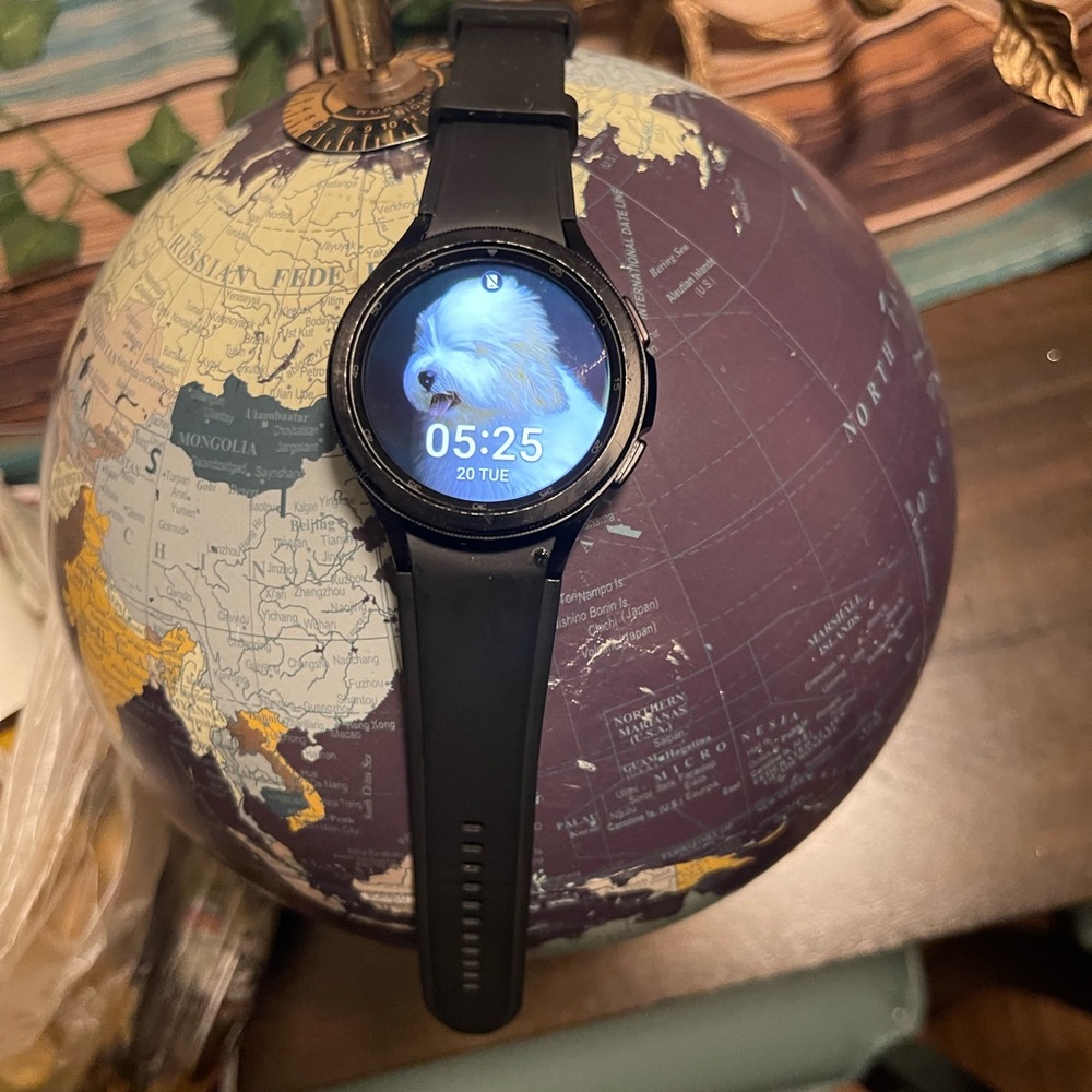 Galaxy watch black with charging port